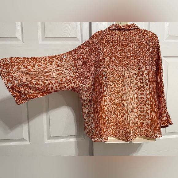 LOVE KYLA Henri Blouse Cotton
Voile Top Small/Medium - Runs full - Picture 9 of 10